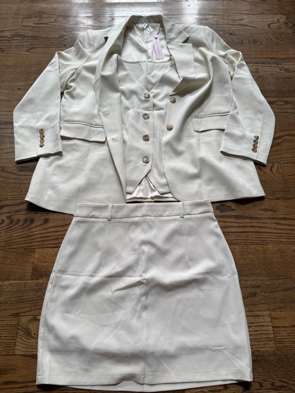 CASLY LAMIT 3-Piece Cream Suit Set Blazer Vest Skirt Size M NWT